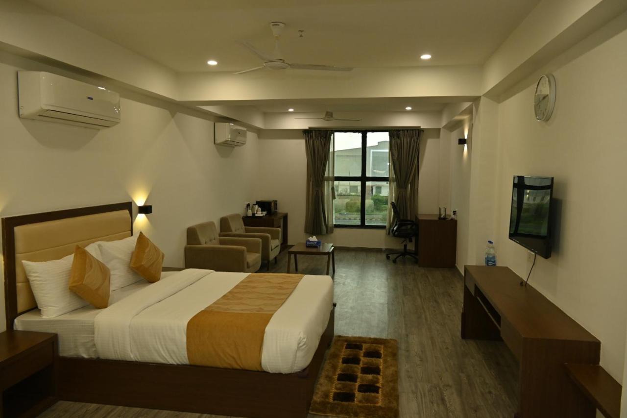 فندق The Orange Zest Vithalpur المظهر الخارجي الصورة